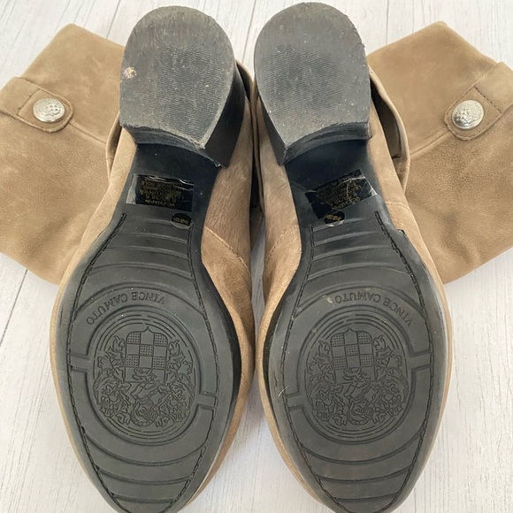 VINCE Camuto Brown Leather Ankle Boots - Picture 4 of 6